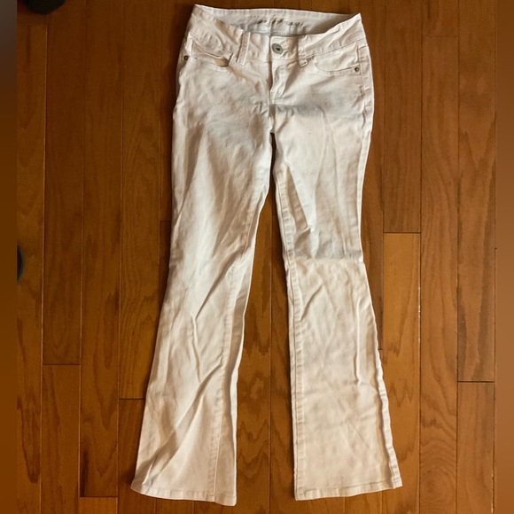Guess Jeans Belmont White Slight Flair Slight Stretch Zipper 🪰 Jeans! - Picture 2 of 11